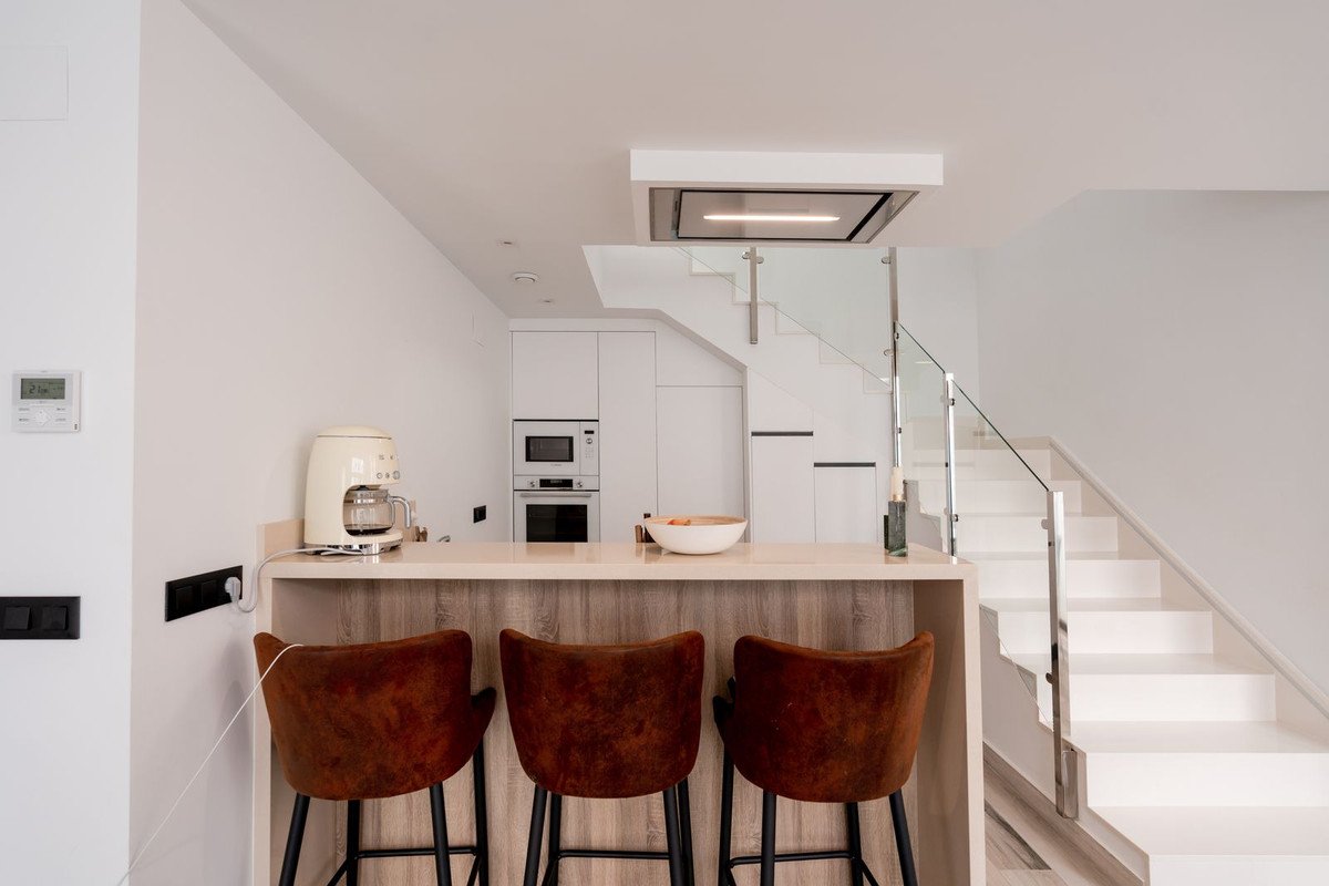 4 Bed Detached Villa in Los Balcones