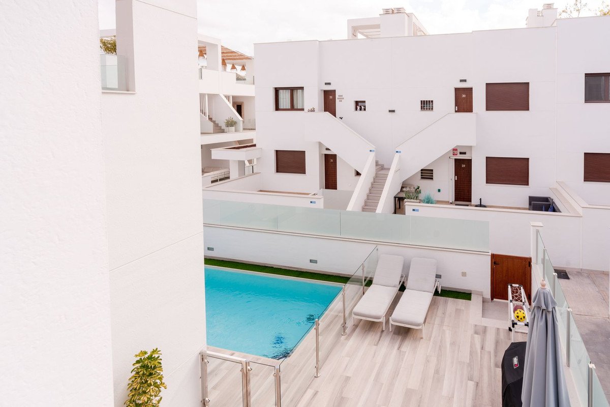4 Bed Detached Villa in Los Balcones