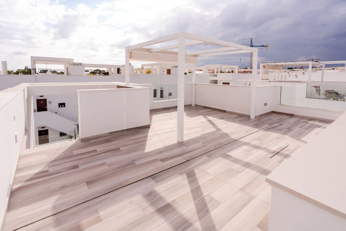 4 Bed Detached Villa in Los Balcones