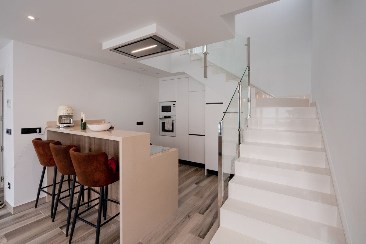 4 Bed Detached Villa in Los Balcones