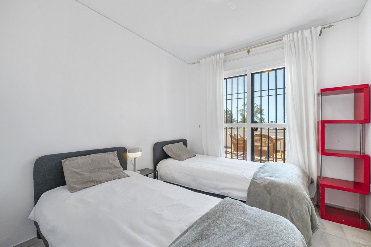 2 Bed Middle Floor Apartment in Marbella