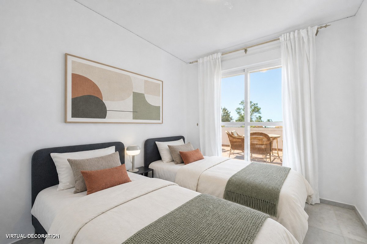 2 Bed Middle Floor Apartment in Marbella