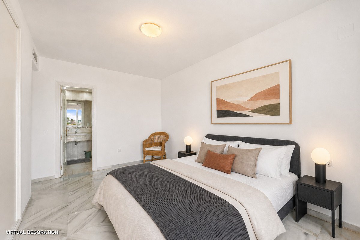 2 Bed Middle Floor Apartment in Marbella