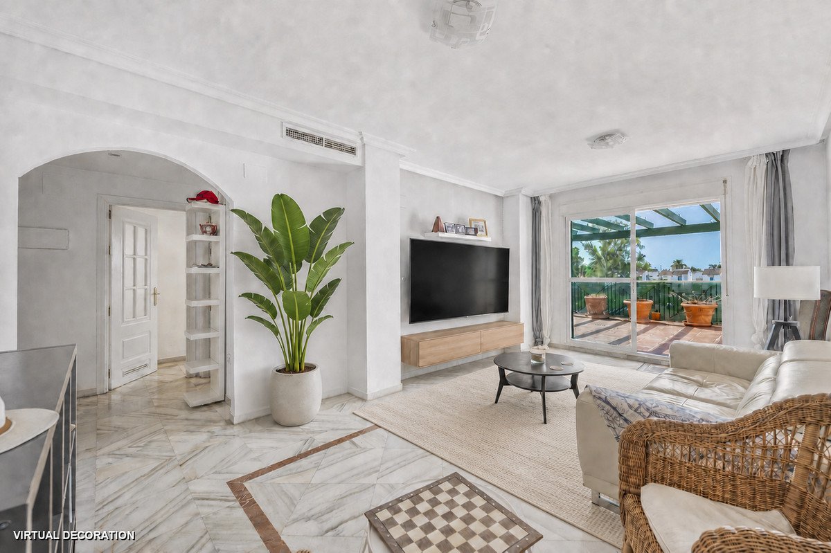 2 Bed Middle Floor Apartment in Marbella