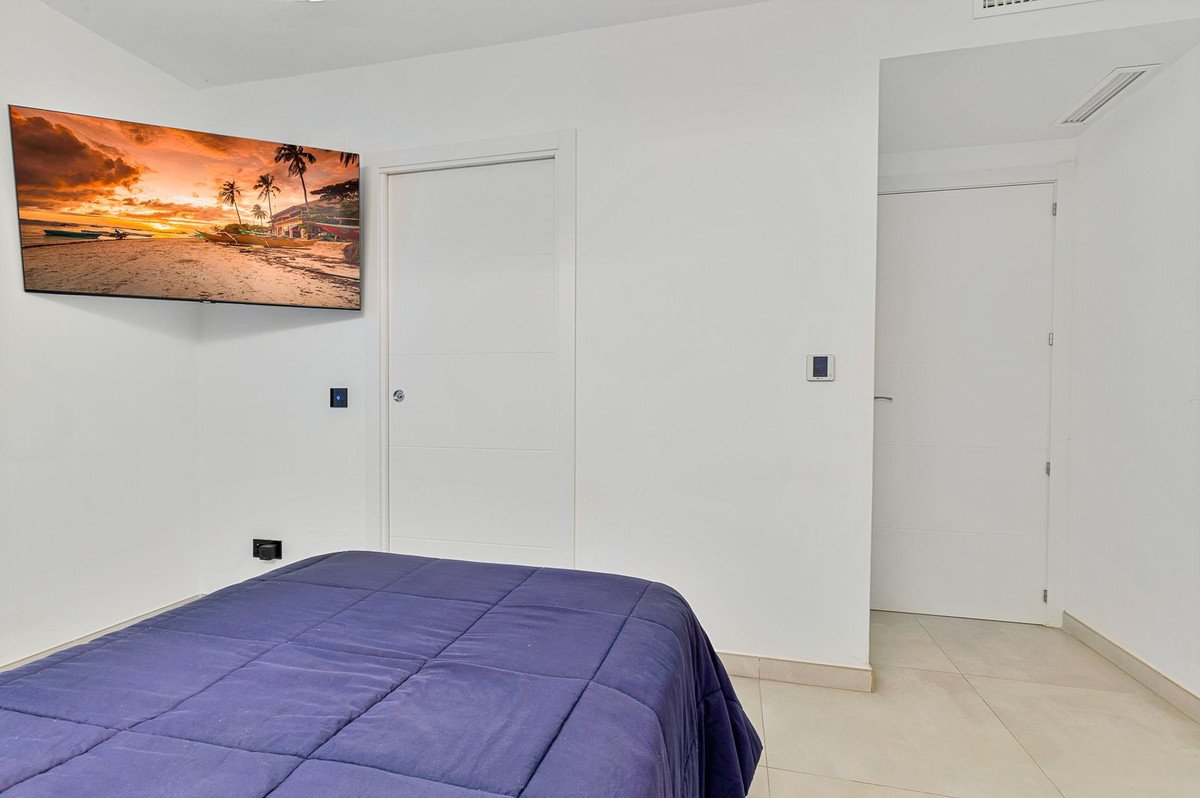 2 Bed Middle Floor Apartment in Los Boliches