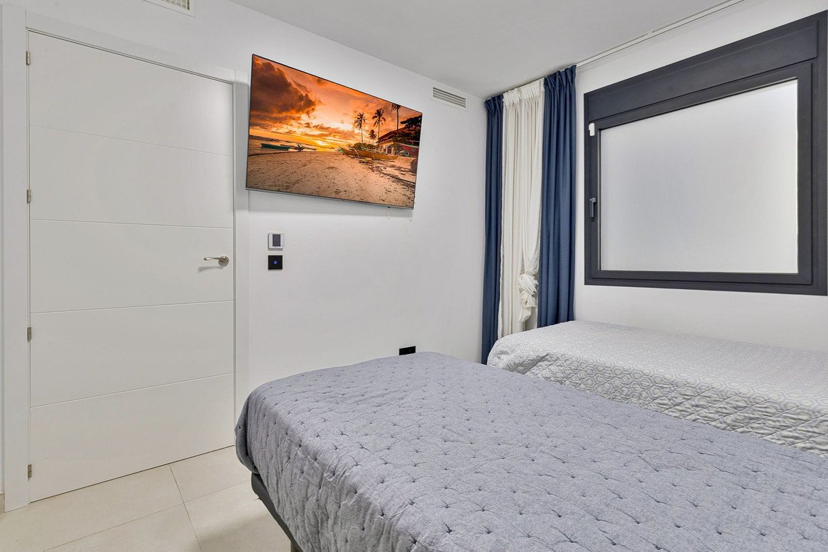 2 Bed Middle Floor Apartment in Los Boliches