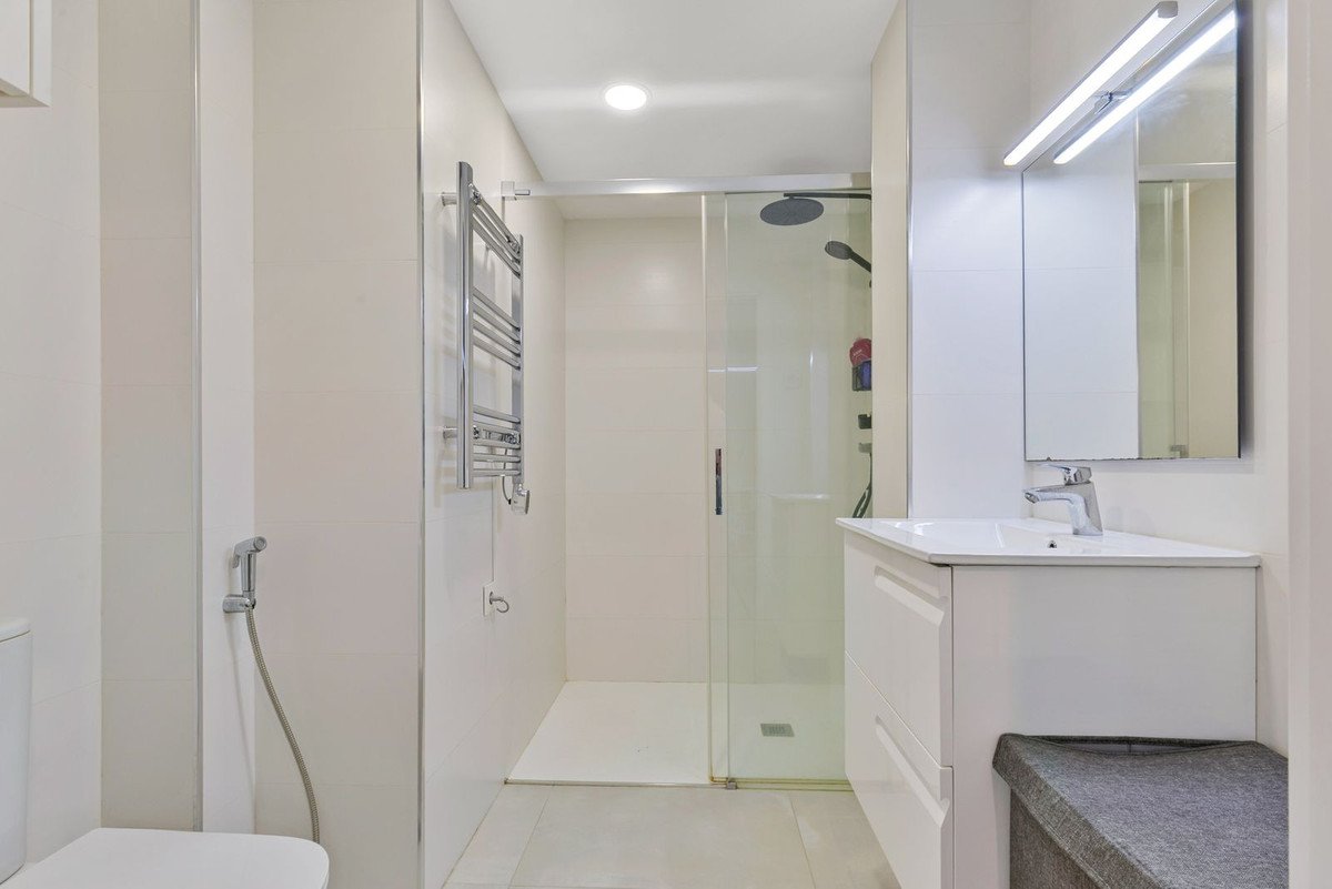 2 Bed Middle Floor Apartment in Los Boliches