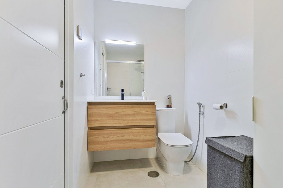 2 Bed Middle Floor Apartment in Los Boliches