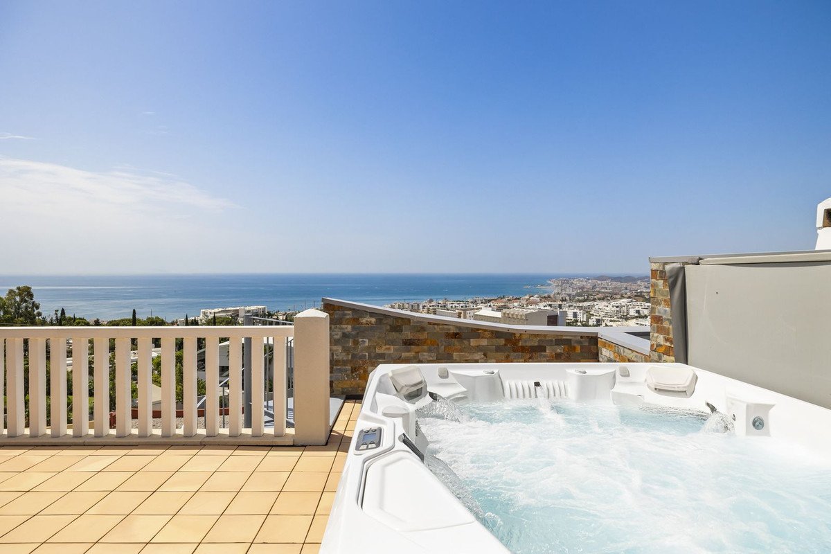 2 Bed Penthouse Duplex in Higueron