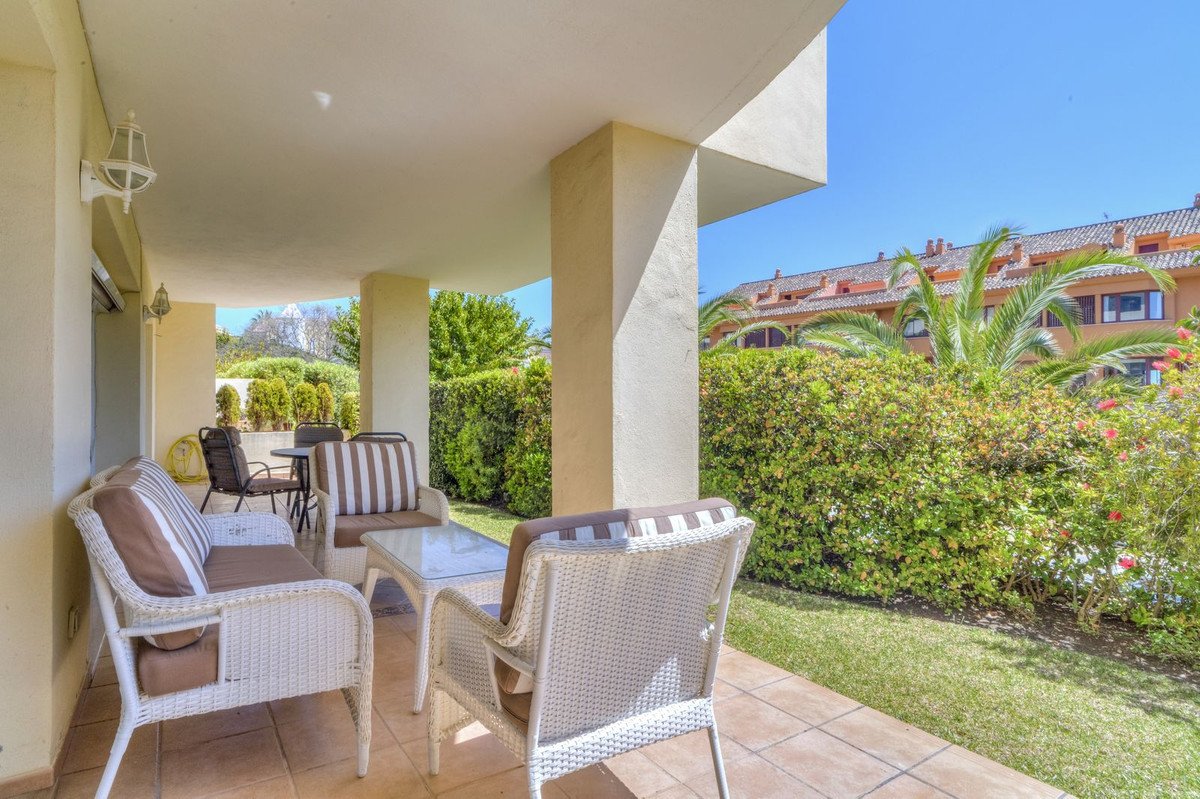 3 Bed Ground Floor Apartment in Bahía de Marbella