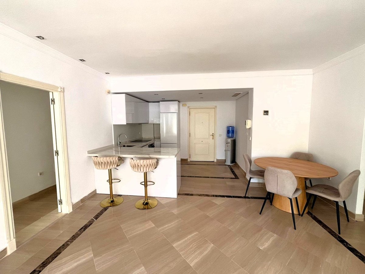 3 Bed Ground Floor Apartment in Bahía de Marbella