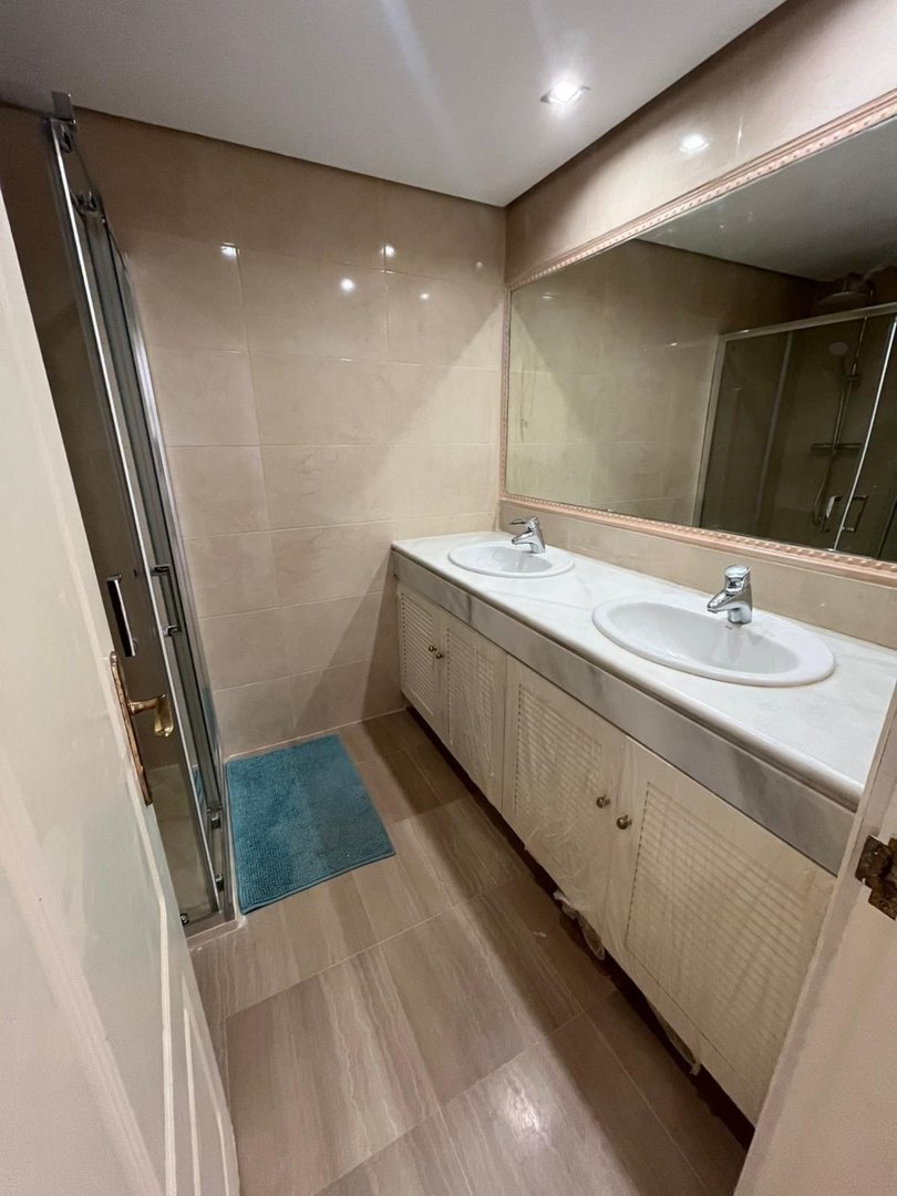 3 Bed Ground Floor Apartment in Bahía de Marbella