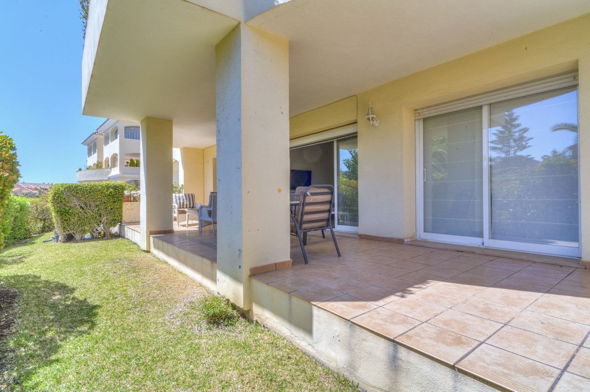 3 Bed Ground Floor Apartment in Bahía de Marbella