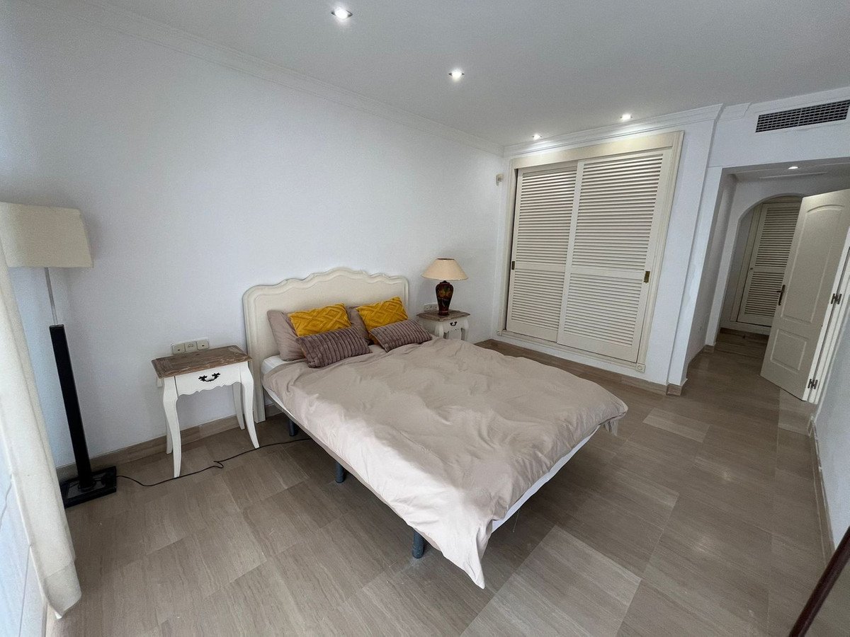 3 Bed Ground Floor Apartment in Bahía de Marbella