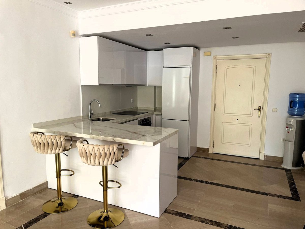 3 Bed Ground Floor Apartment in Bahía de Marbella