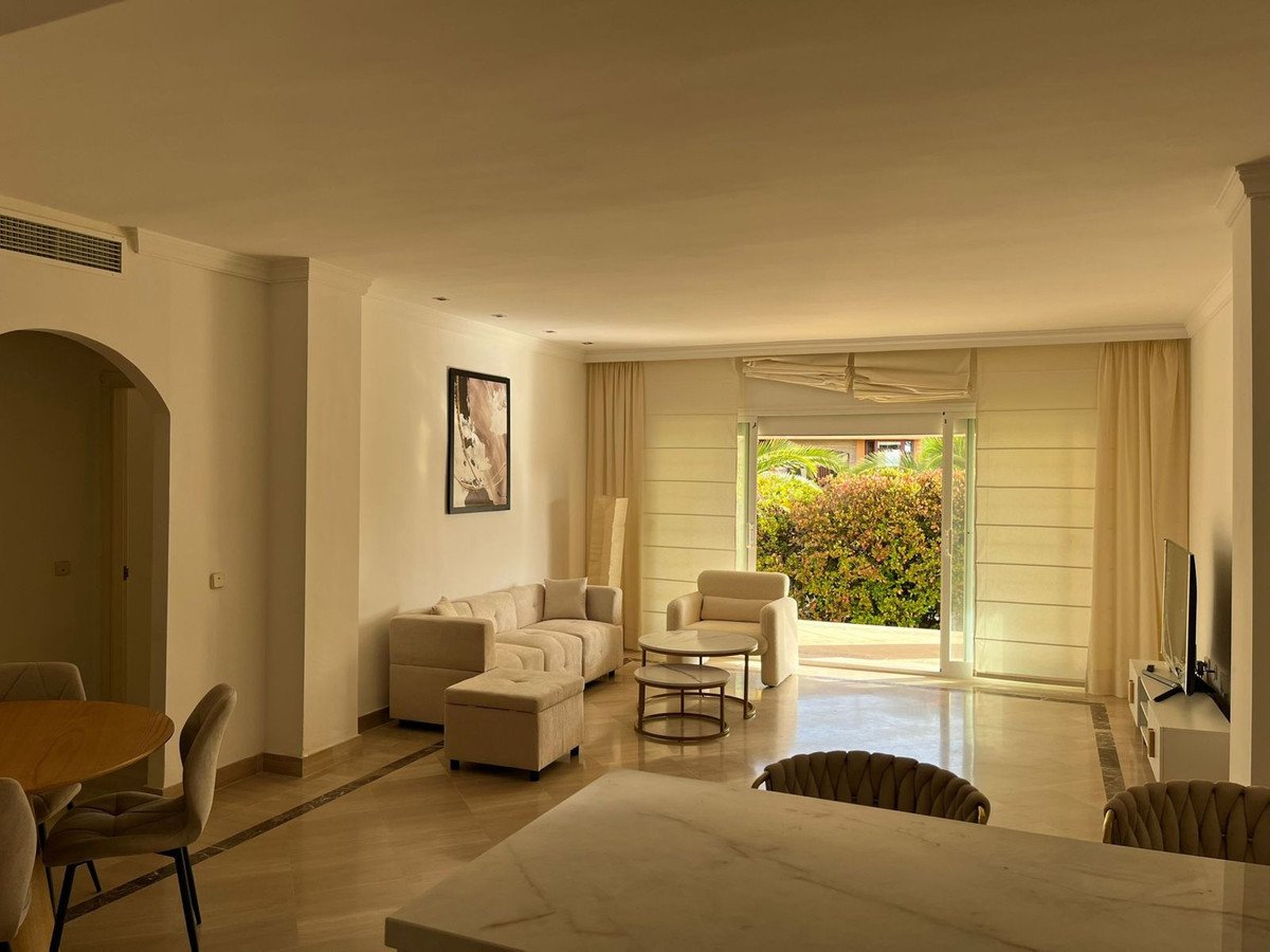 3 Bed Ground Floor Apartment in Bahía de Marbella