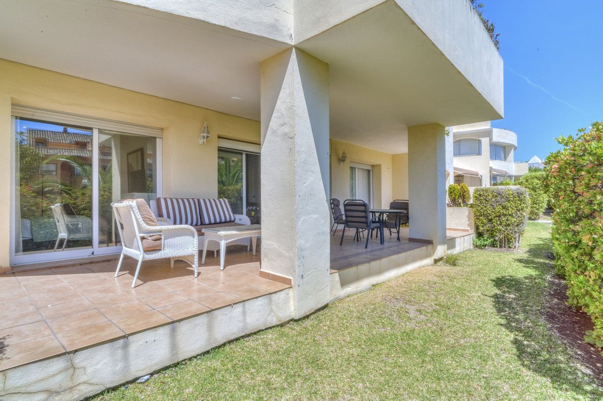 3 Bed Ground Floor Apartment in Bahía de Marbella