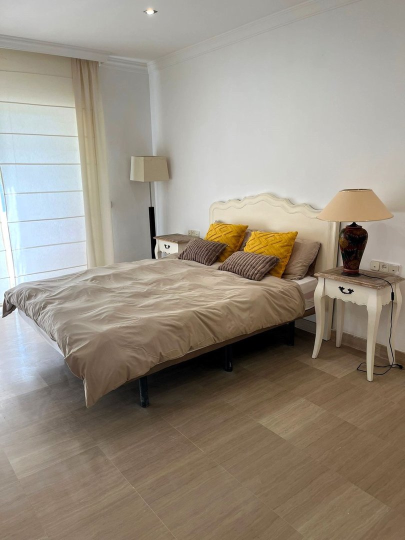 3 Bed Ground Floor Apartment in Bahía de Marbella