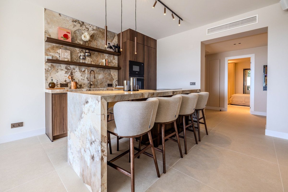 3 Bed Middle Floor Apartment in La Quinta