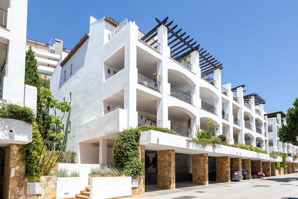 3 Bed Middle Floor Apartment in La Quinta