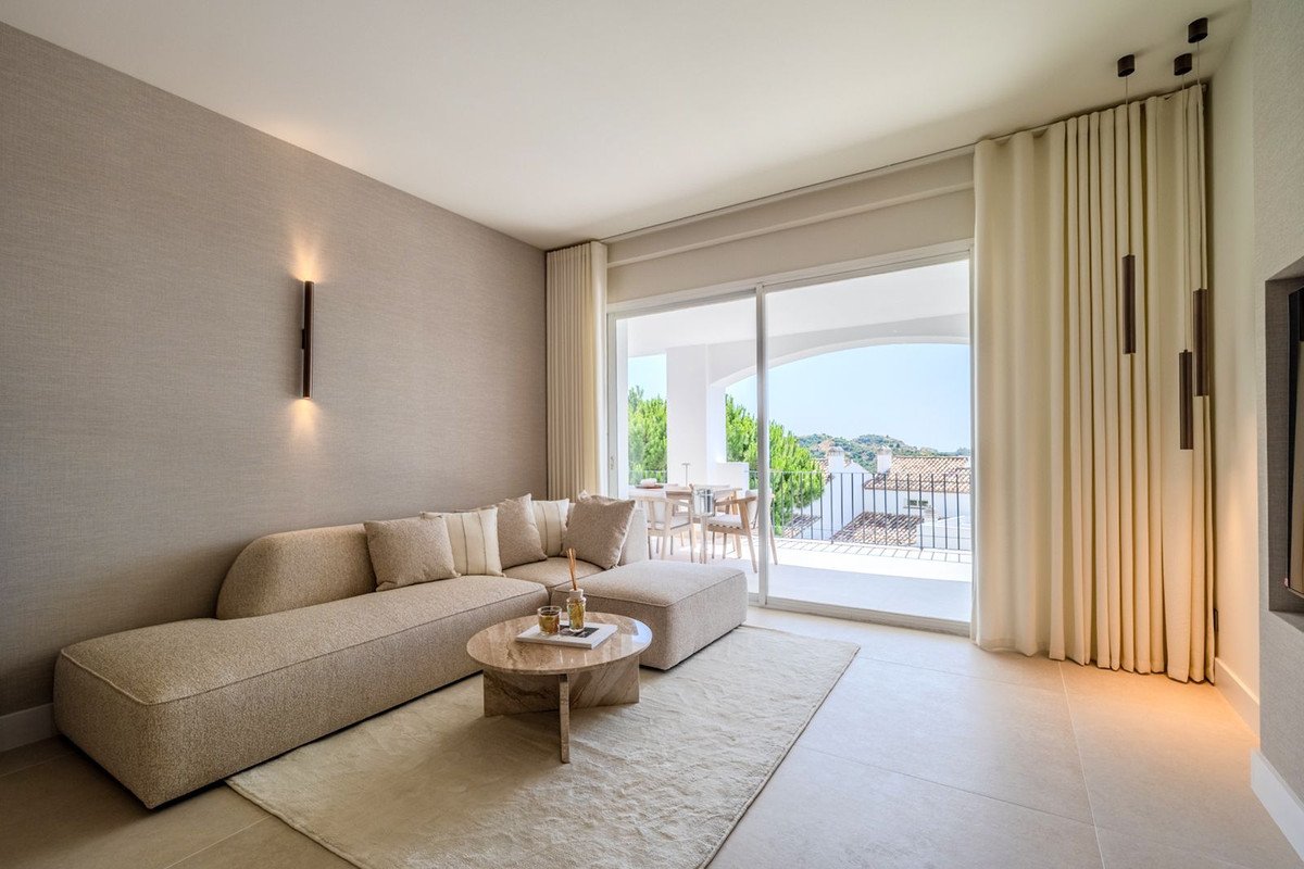 3 Bed Middle Floor Apartment in La Quinta