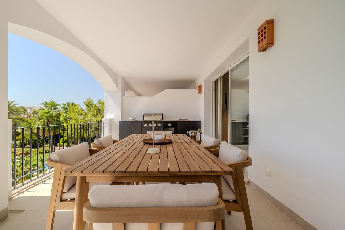 3 Bed Middle Floor Apartment in La Quinta