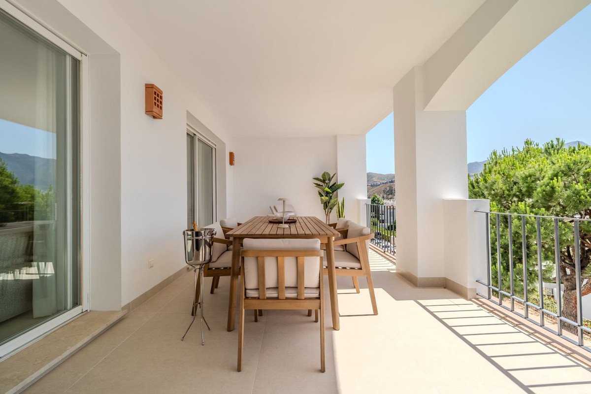 3 Bed Middle Floor Apartment in La Quinta