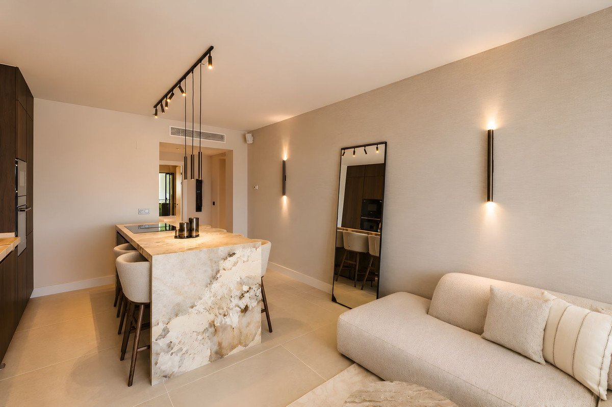 3 Bed Middle Floor Apartment in La Quinta