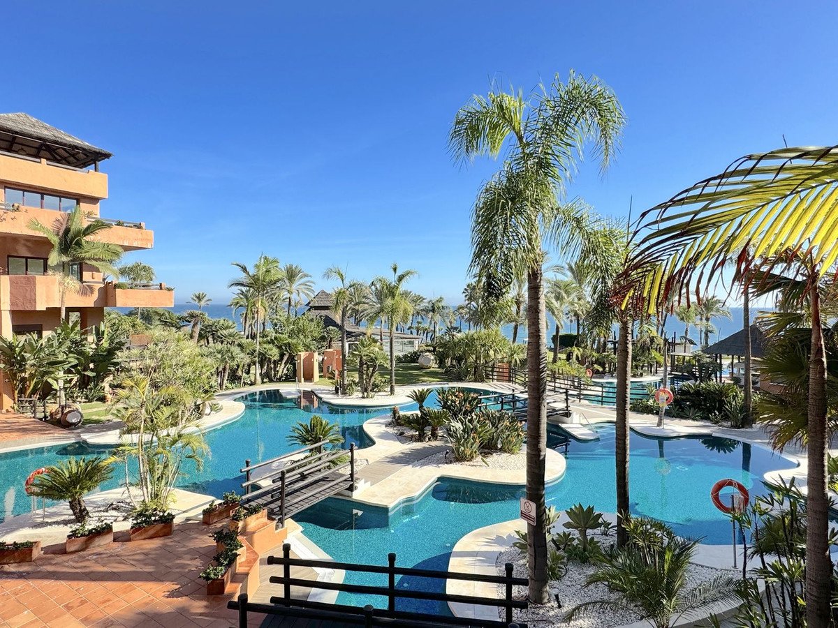 2 Bed Middle Floor Apartment in New Golden Mile