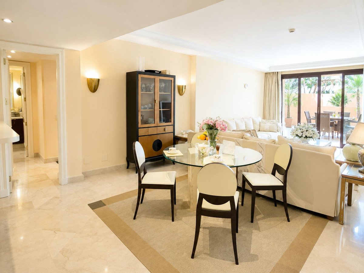 2 Bed Middle Floor Apartment in New Golden Mile
