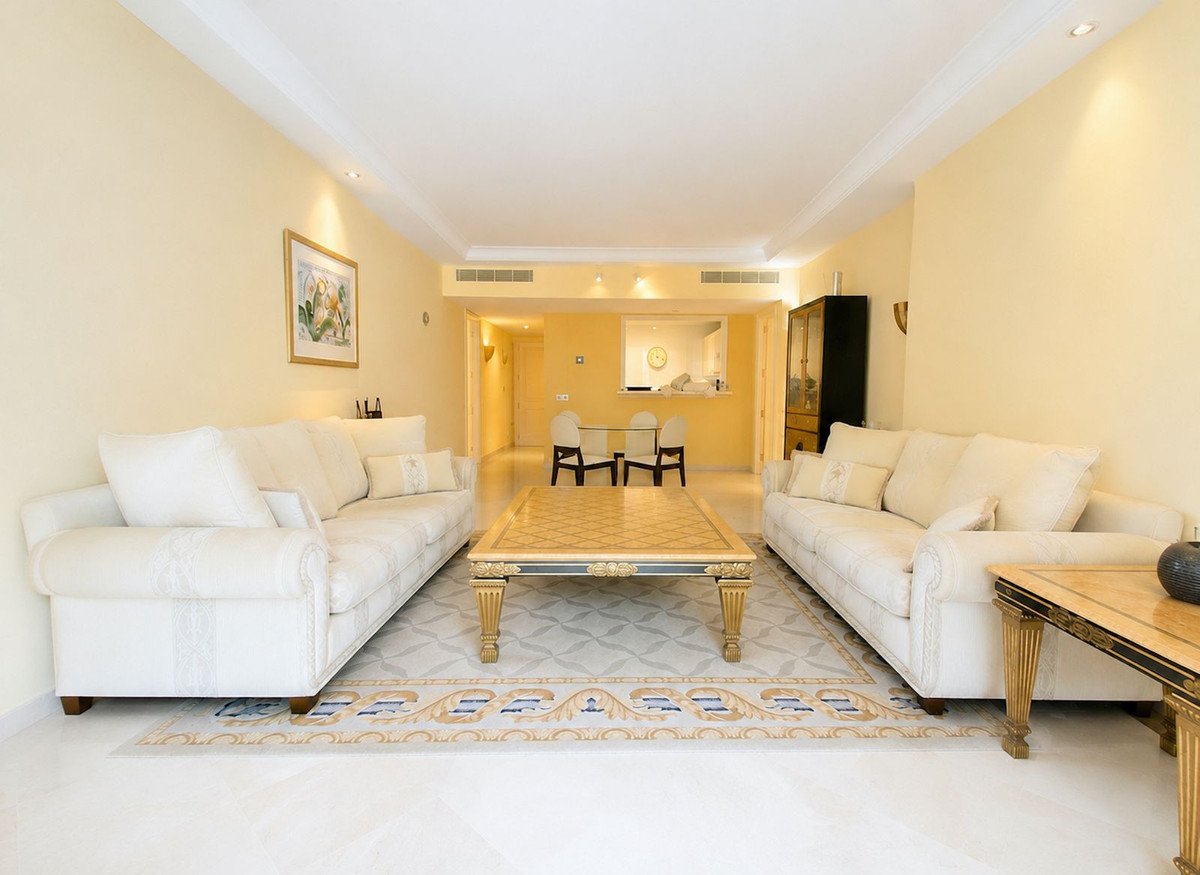 2 Bed Middle Floor Apartment in New Golden Mile