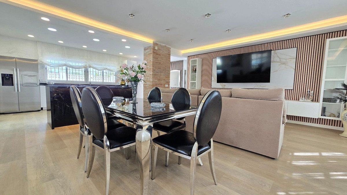 5 Bed Detached Villa in Torremolinos