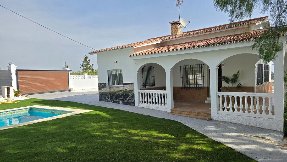 5 Bed Detached Villa in Torremolinos