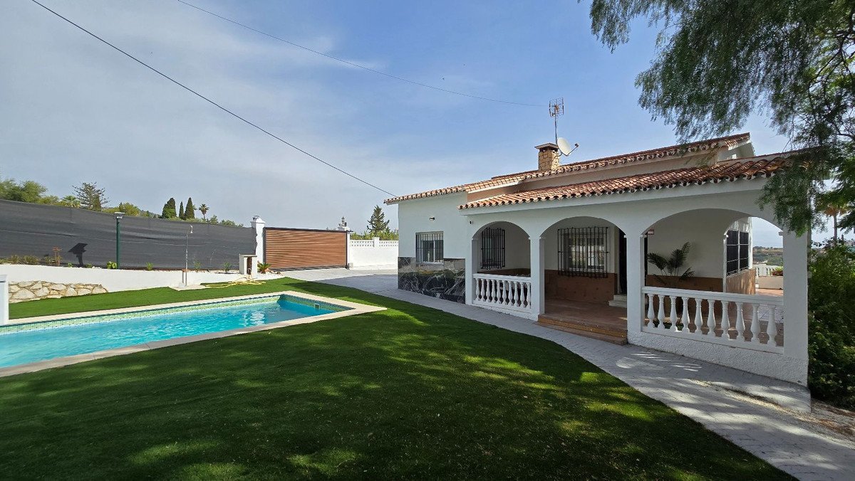 5 Bed Detached Villa in Torremolinos
