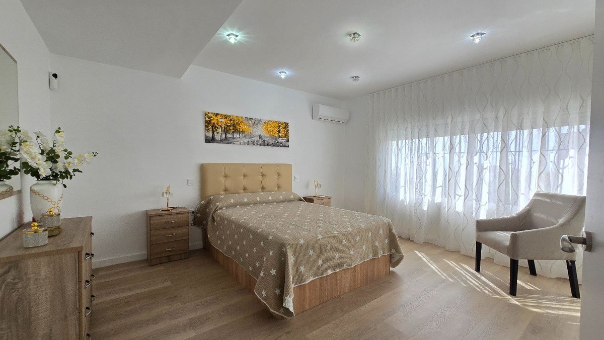 5 Bed Detached Villa in Torremolinos