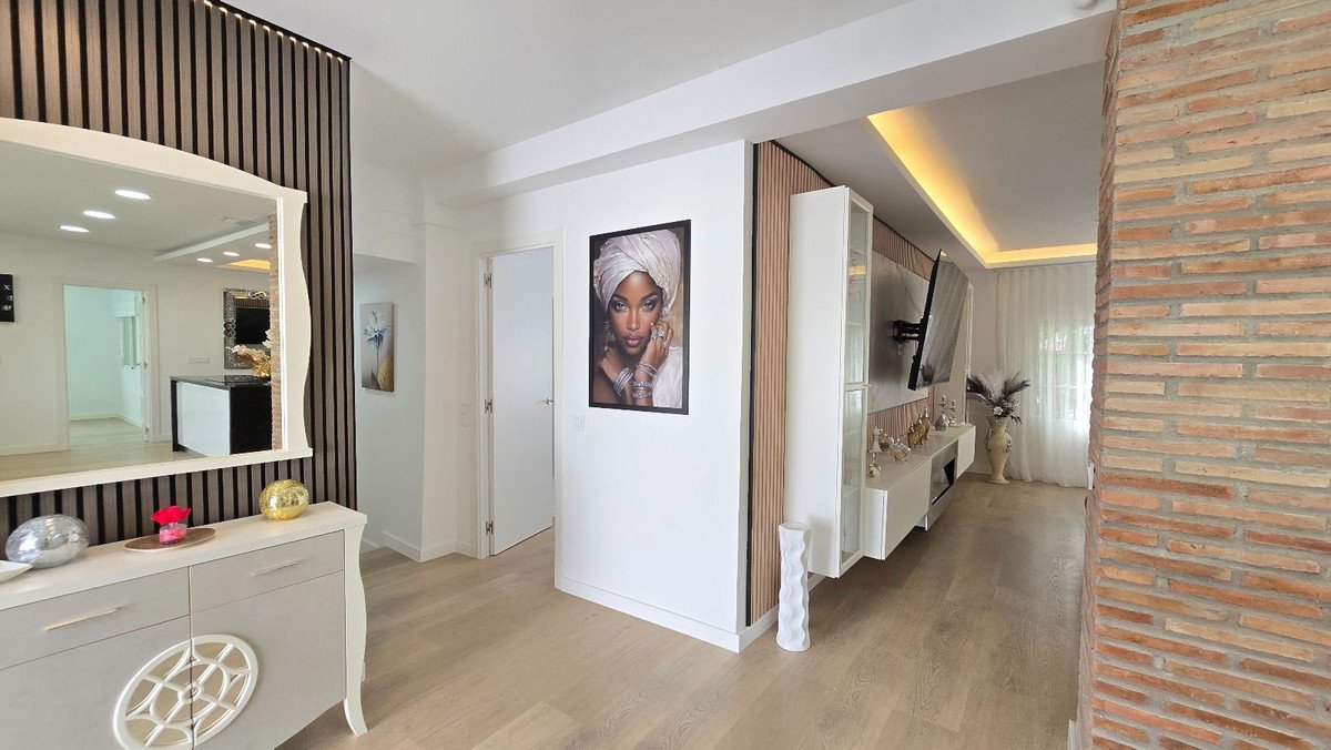 5 Bed Detached Villa in Torremolinos