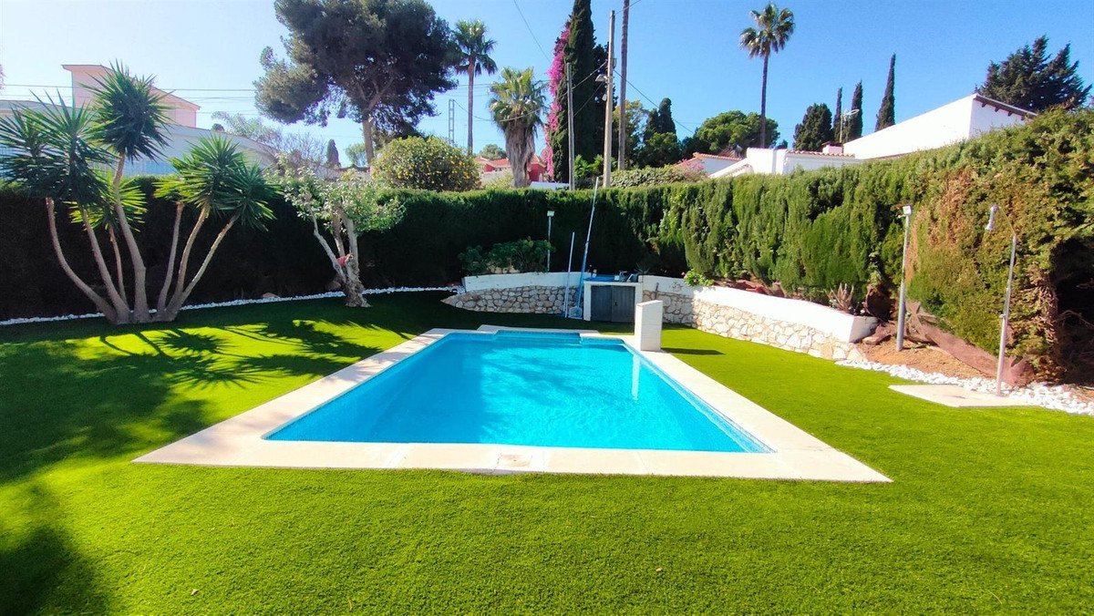 5 Bed Detached Villa in Torremolinos