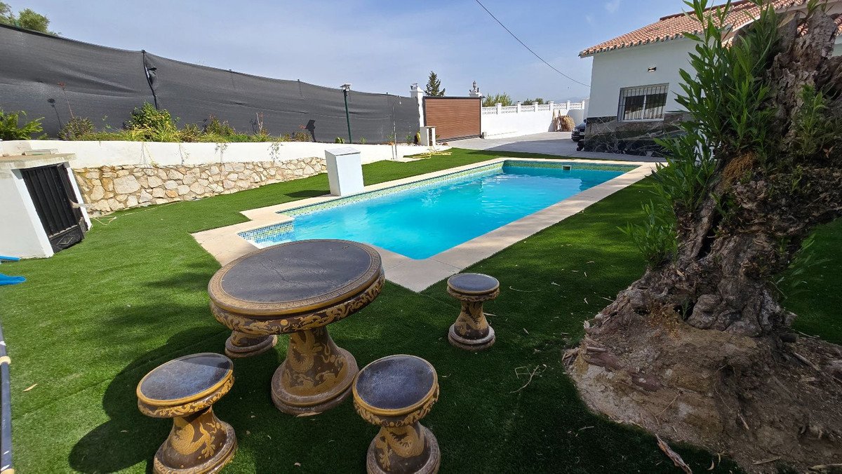 5 Bed Detached Villa in Torremolinos