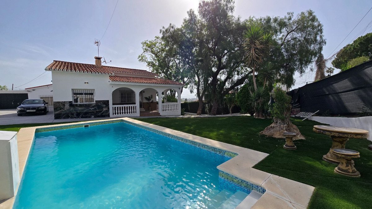 5 Bed Detached Villa in Torremolinos