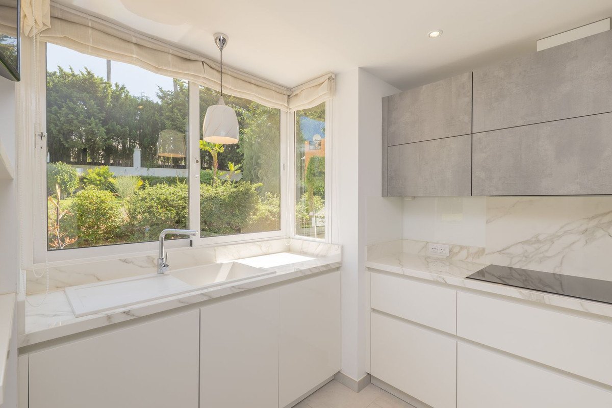 3 Bed Semi-Detached House in Bahía de Marbella