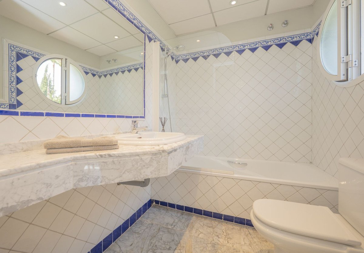 3 Bed Semi-Detached House in Bahía de Marbella