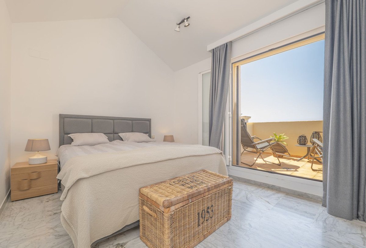 3 Bed Semi-Detached House in Bahía de Marbella