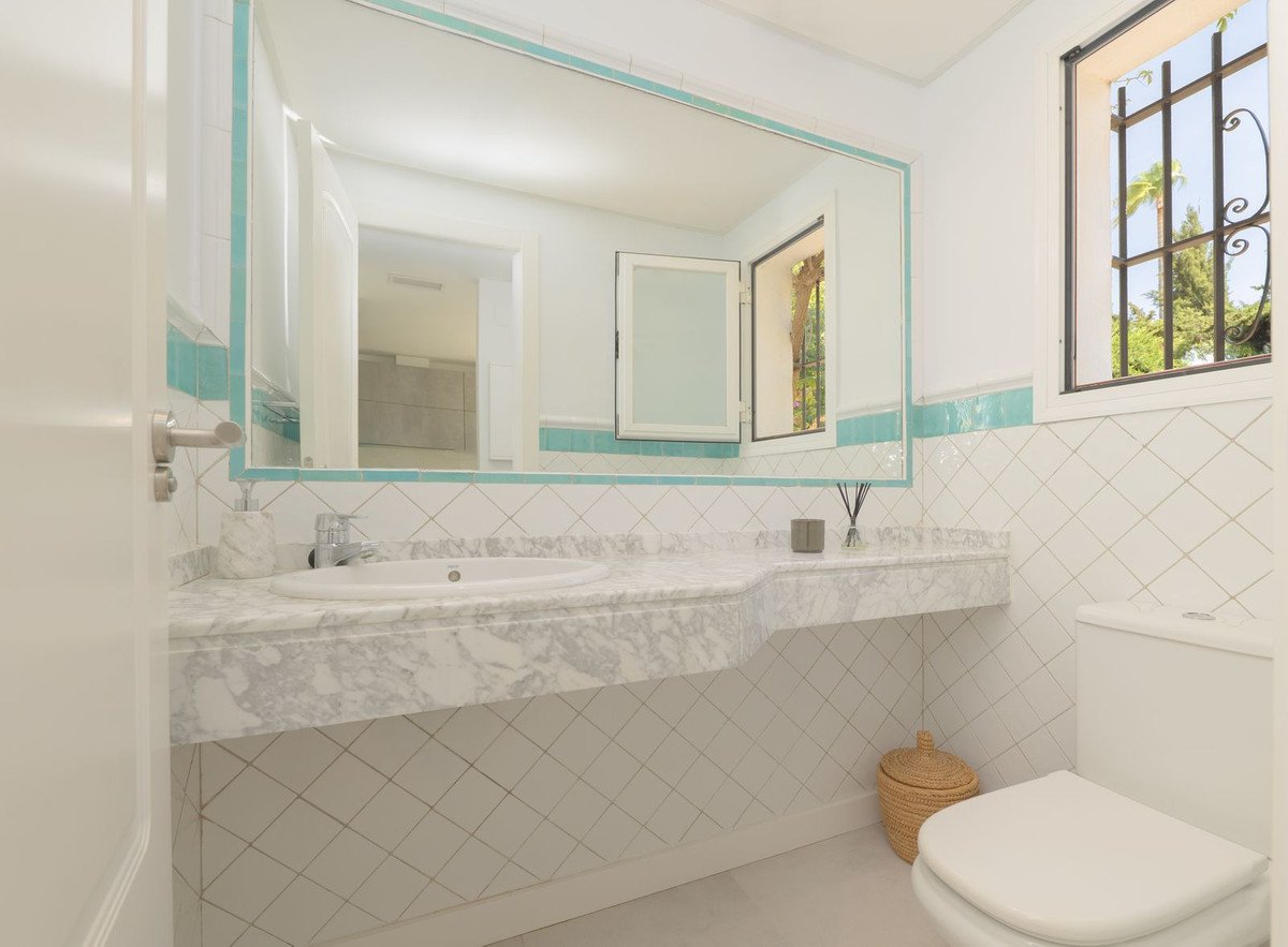 3 Bed Semi-Detached House in Bahía de Marbella