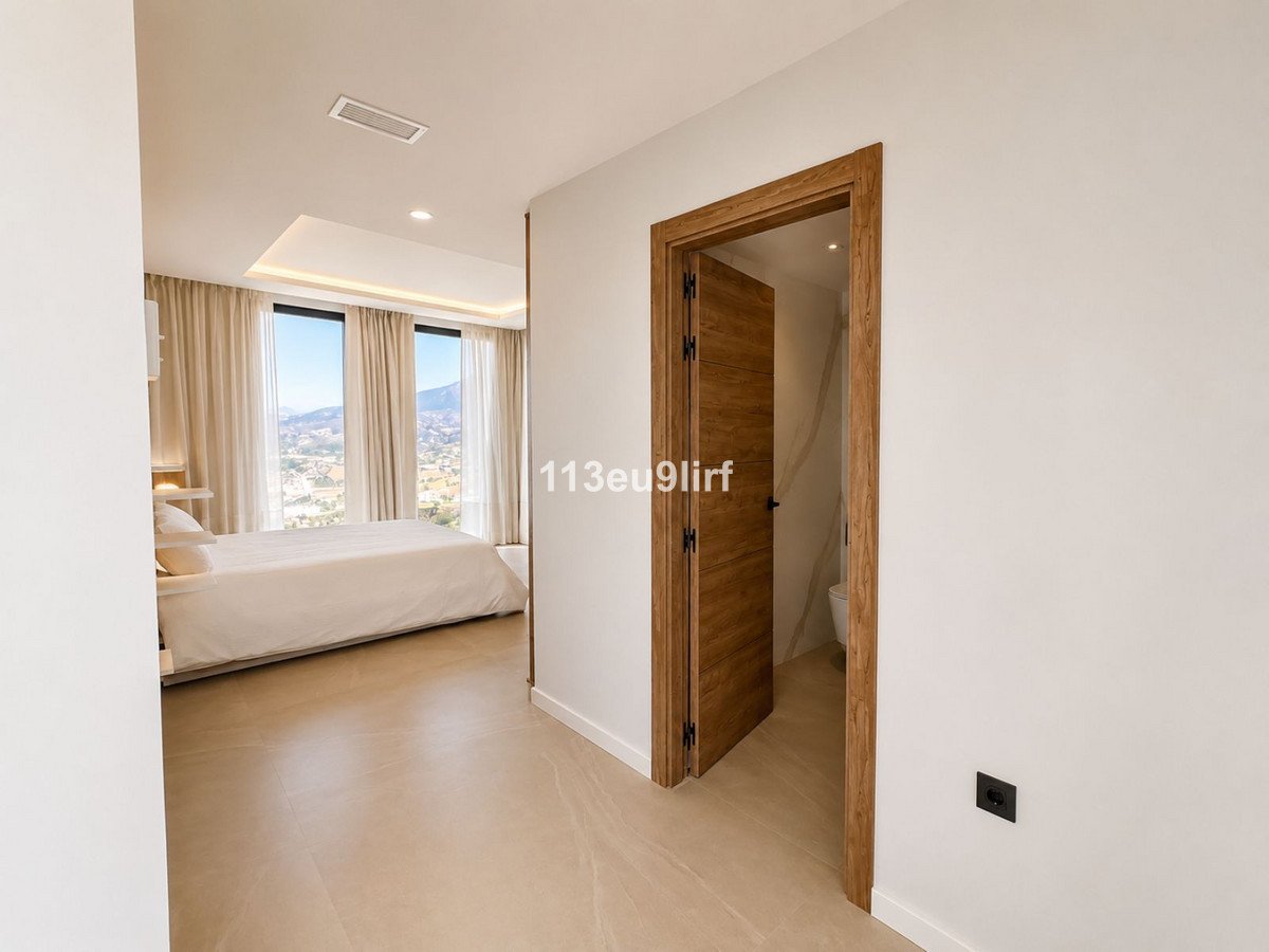 5 Bed Detached Villa in La Cala Golf