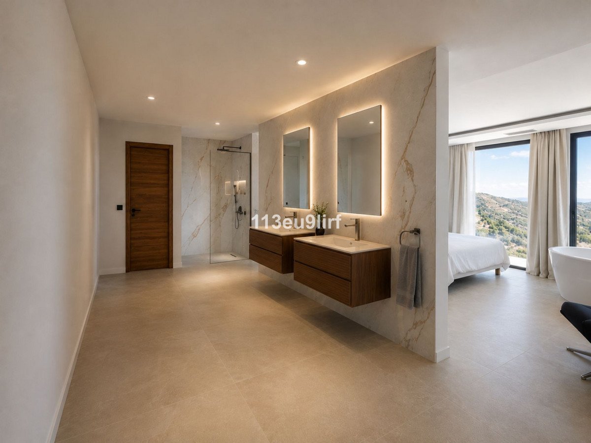 5 Bed Detached Villa in La Cala Golf