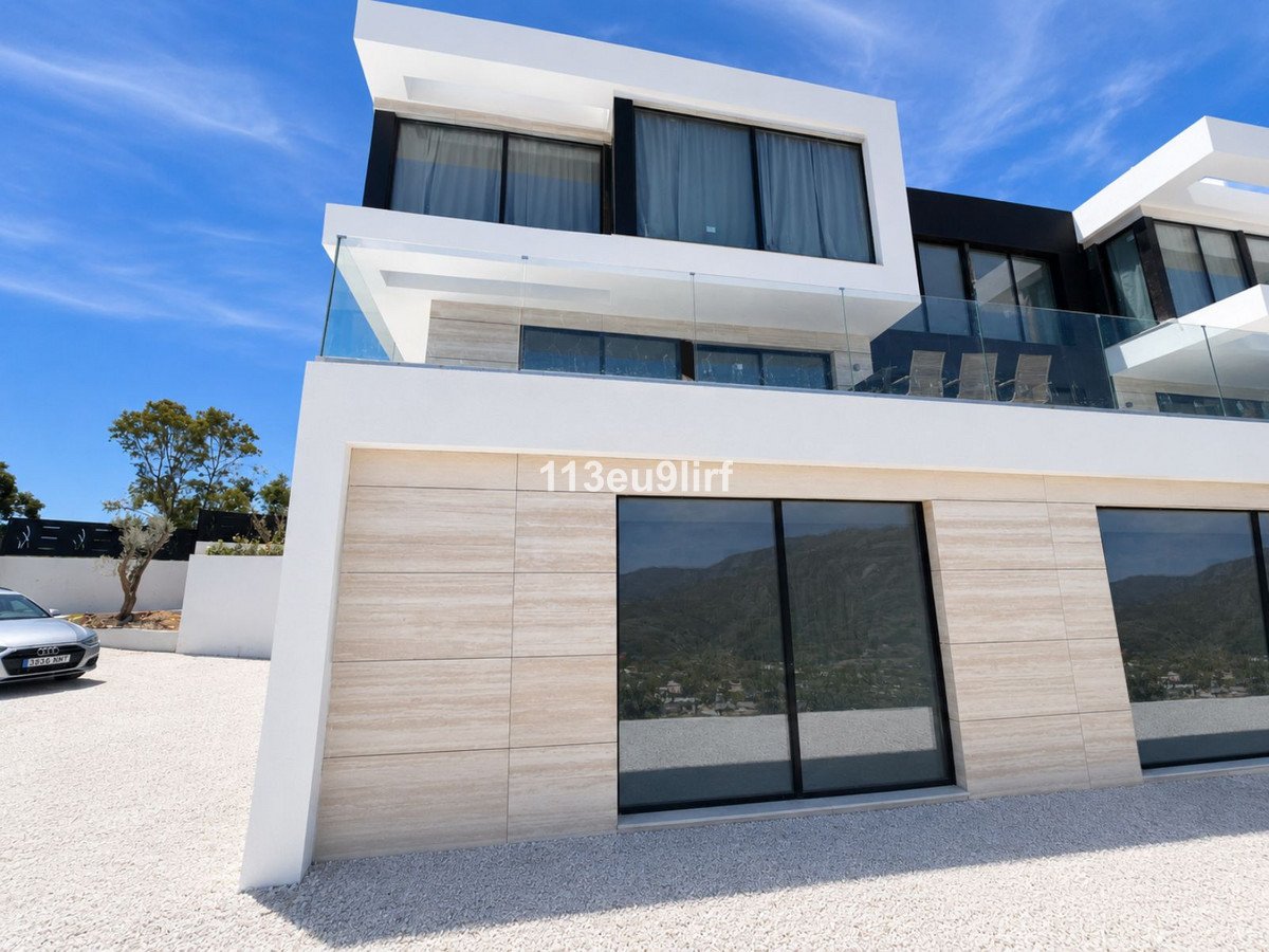 5 Bed Detached Villa in La Cala Golf