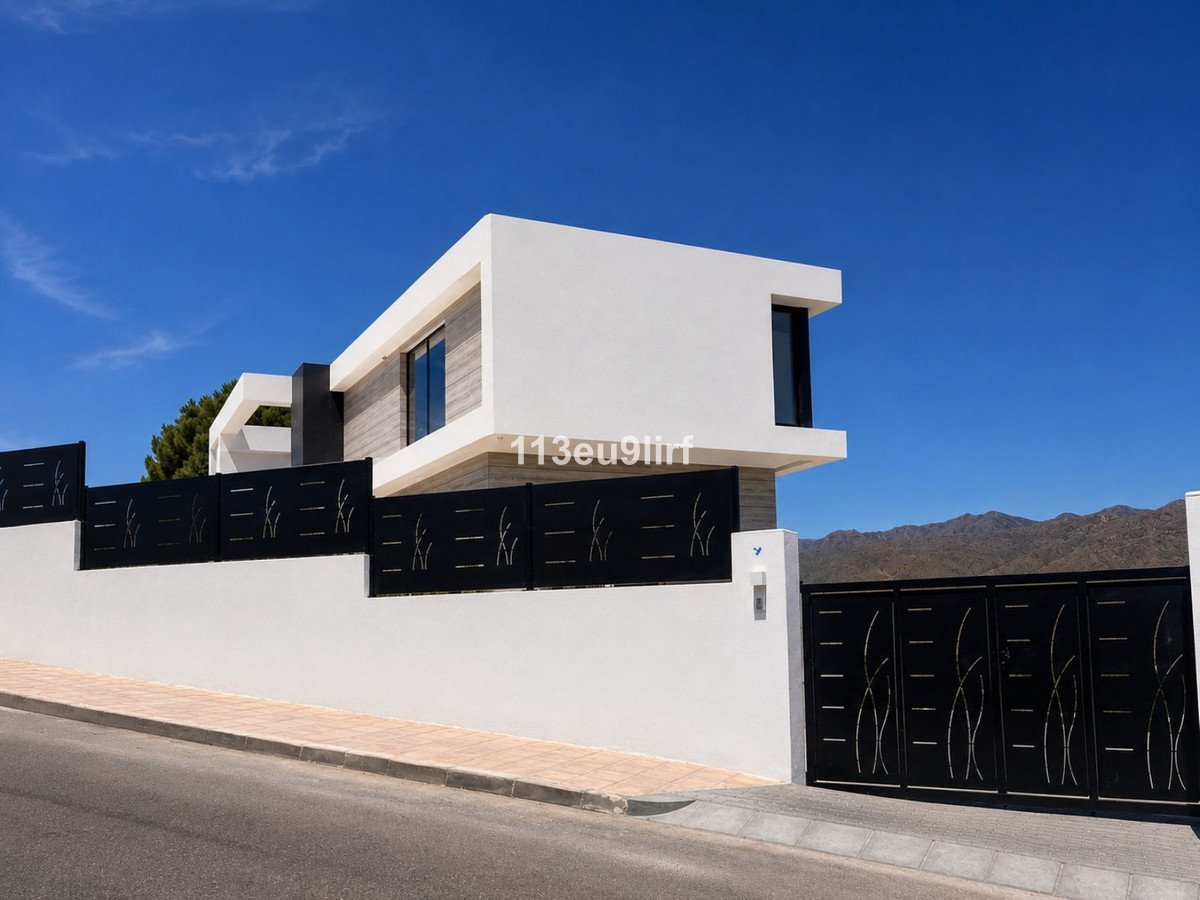 5 Bed Detached Villa in La Cala Golf