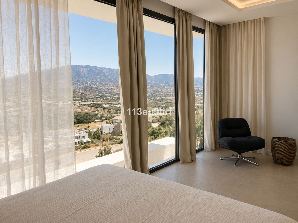 5 Bed Detached Villa in La Cala Golf