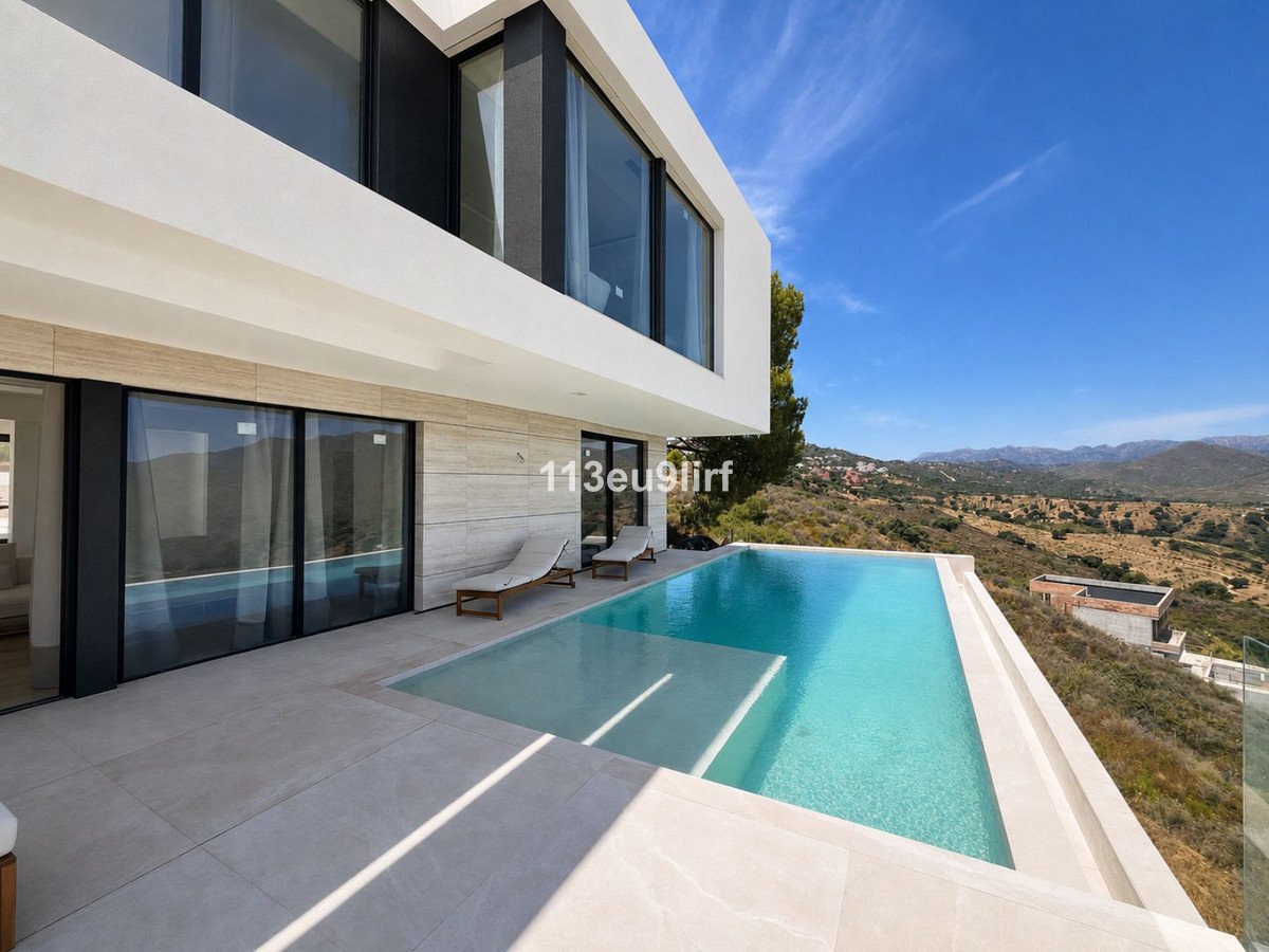 5 Bed Detached Villa in La Cala Golf