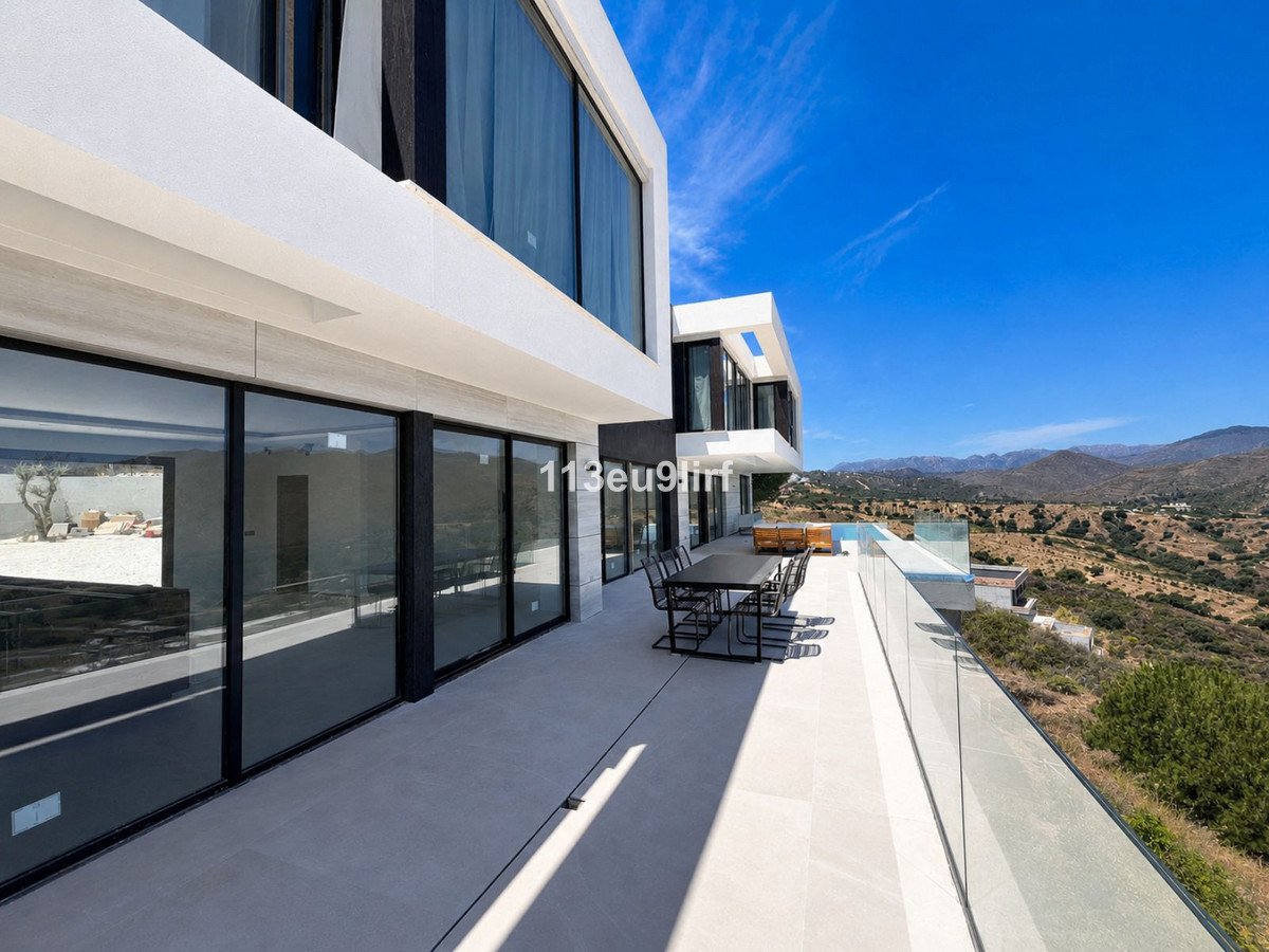 5 Bed Detached Villa in La Cala Golf